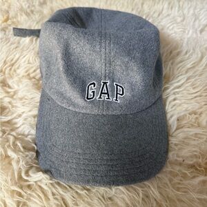 NWT GAP Unisex men women One size Grey Fleece Baseball Cap with Embroidered Logo